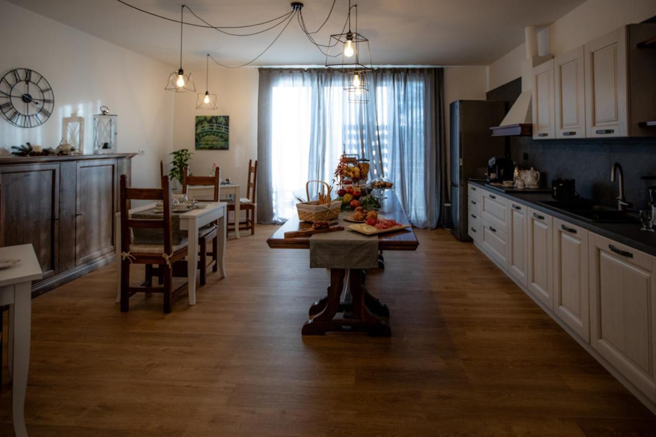 B&B Quattro Stagioni Charme And Wellness Besnate 外观 照片