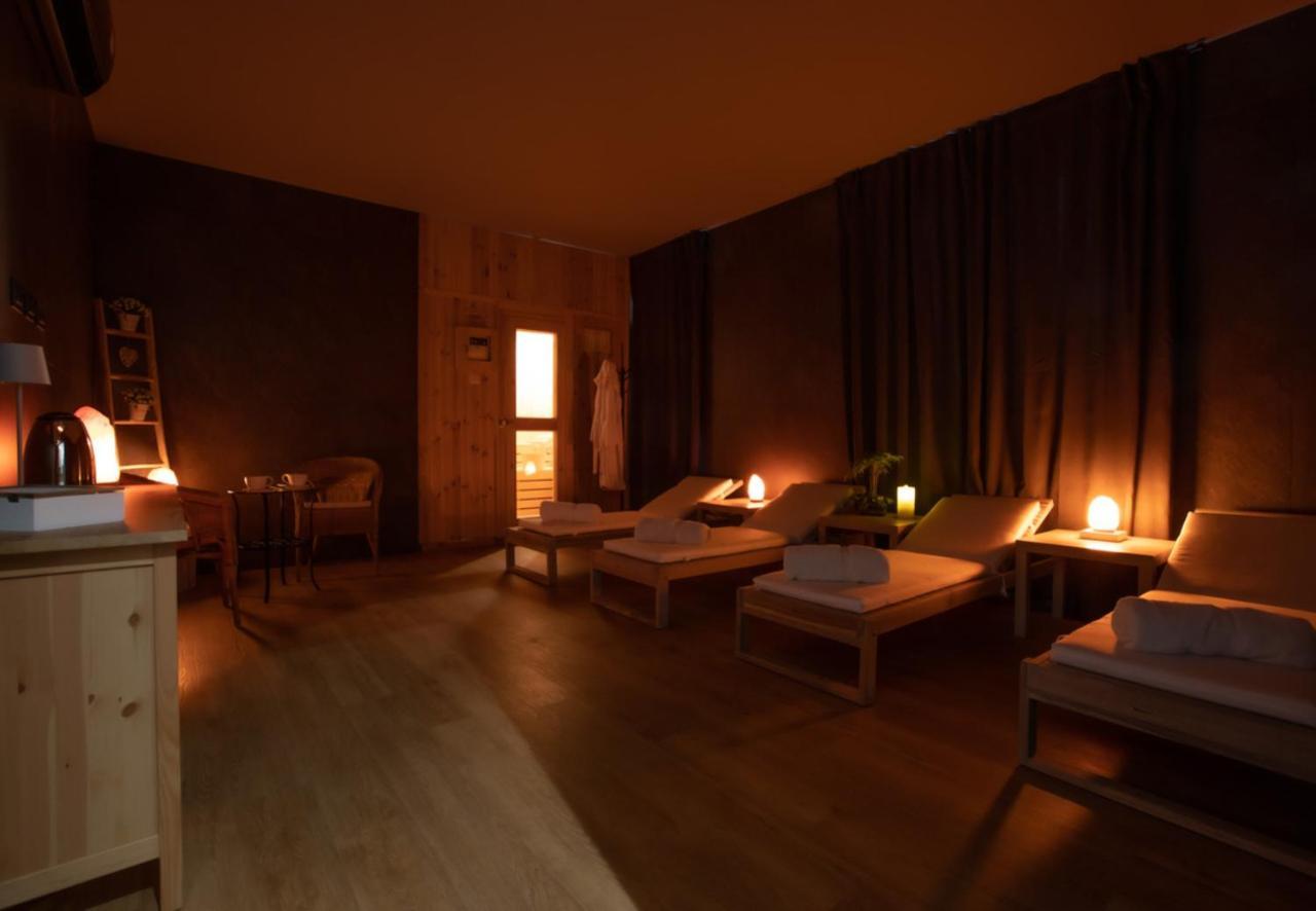 B&B Quattro Stagioni Charme And Wellness Besnate 外观 照片